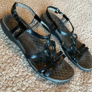 Pr!vo by Clarks size 7.5 black leather sandals